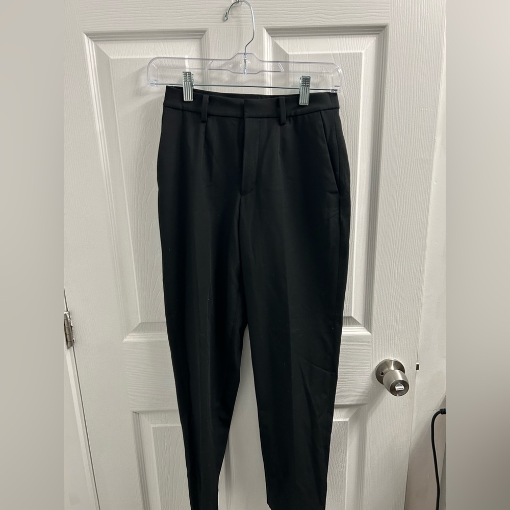 Uniqlo XXS Tapered Ankle Pants in Black, NWOT